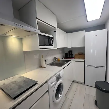 T1 Avec Mezzanine Et Parking Prive A Port Leucate, 4 Couchages - Fr-1-81-641 * Leucate